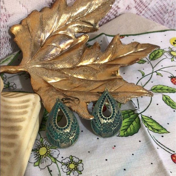 Lucy Lou Bohemian Boutique Jewelry - NWT Pierced Wire Fashion Earrings Dangle Bohemian Tear Drop Patina Metal